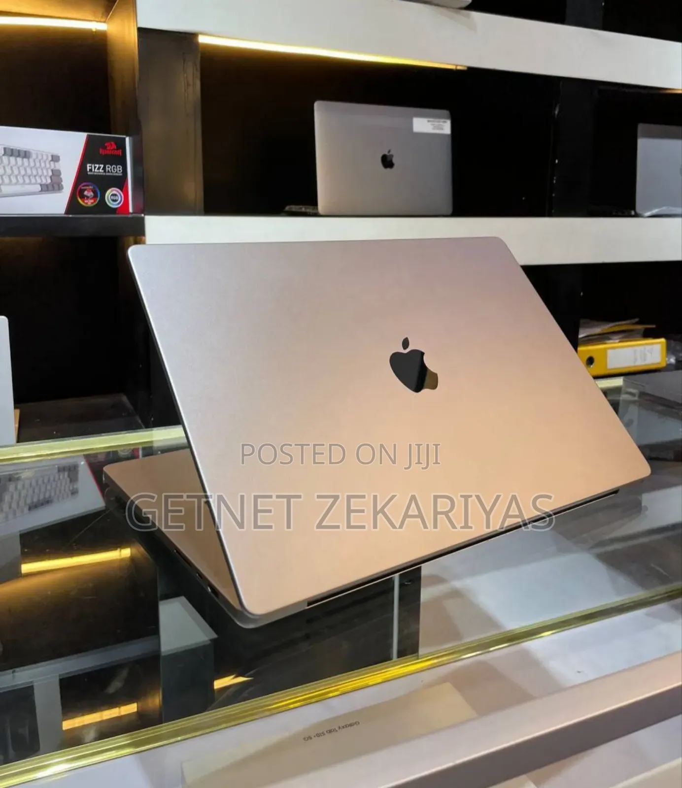 New Laptop Apple MacBook Pro 2021 M1 32GB Apple M1 Pro SSD 1T