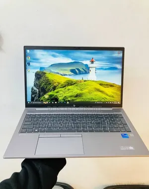 New Laptop HP ZBook Firefly G8 16GB Intel Core I7 SSD 1T