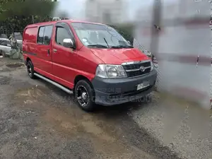 Toyota HiAce 2010 Red