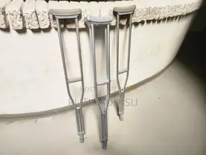 Axillary Bilateral Crutches畫出axillary Bilateral Crutches