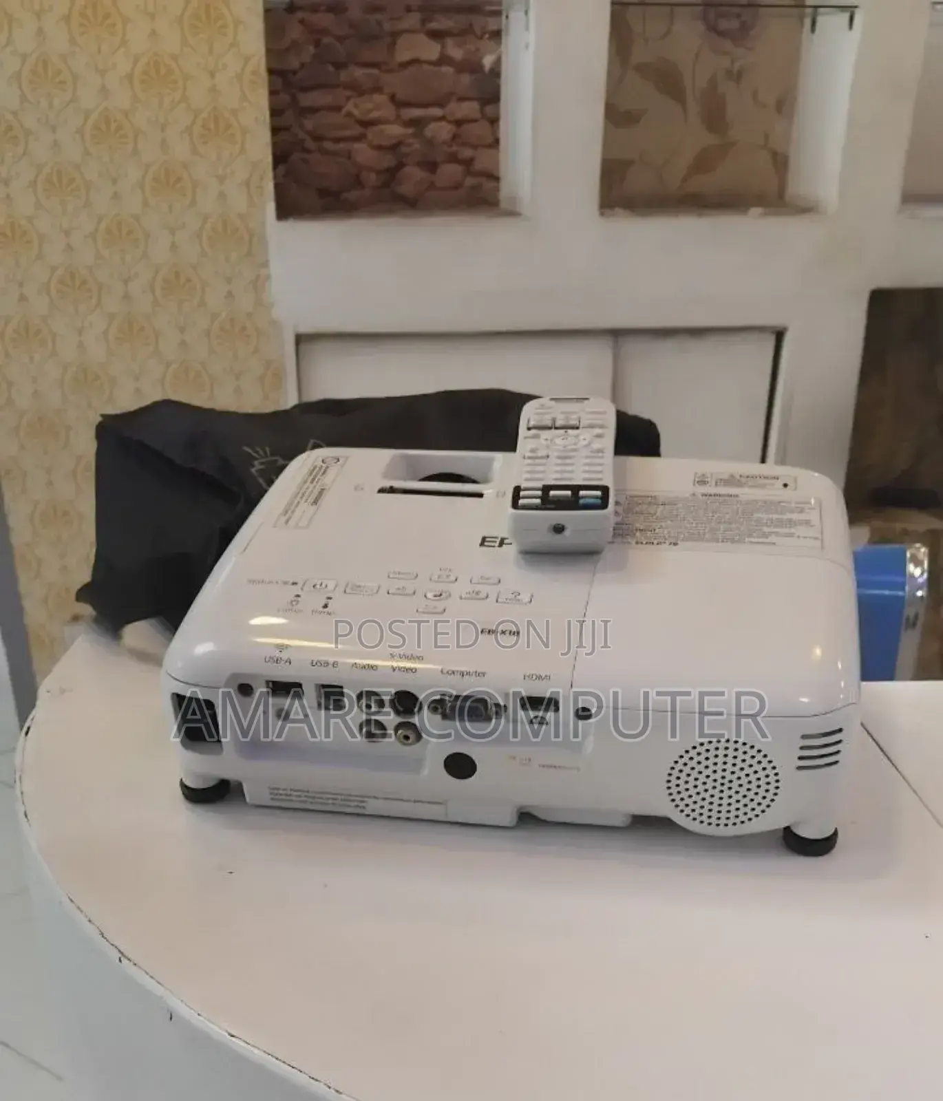 Brand New Epson Projector With Bag, Remote 
Mode