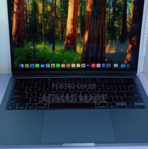 New Laptop Apple MacBook Air 2022 M2 16GB Apple M2 SSD 256GB
