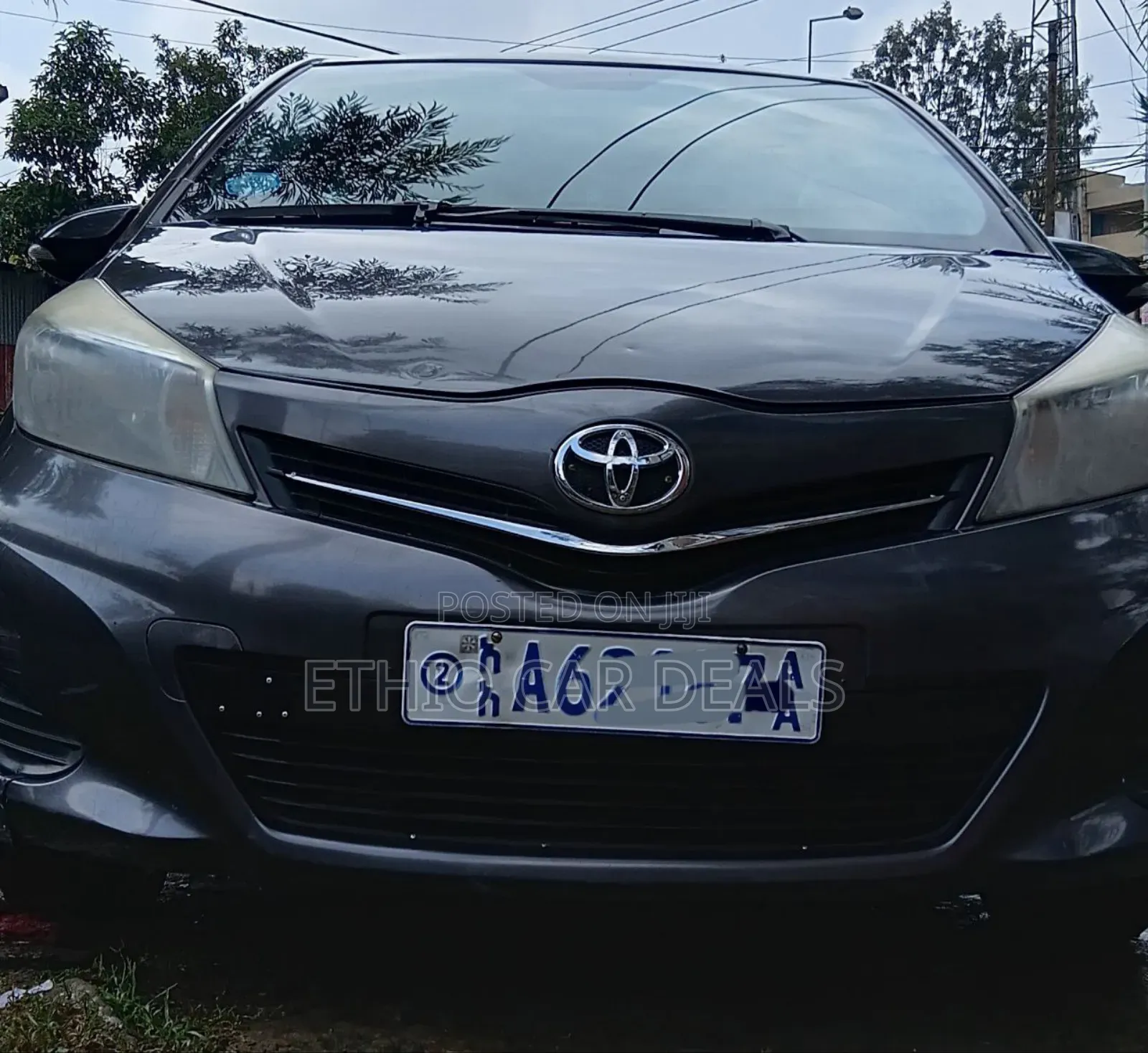 Toyota Yaris Base Hatchback 5dr 2011 Brown