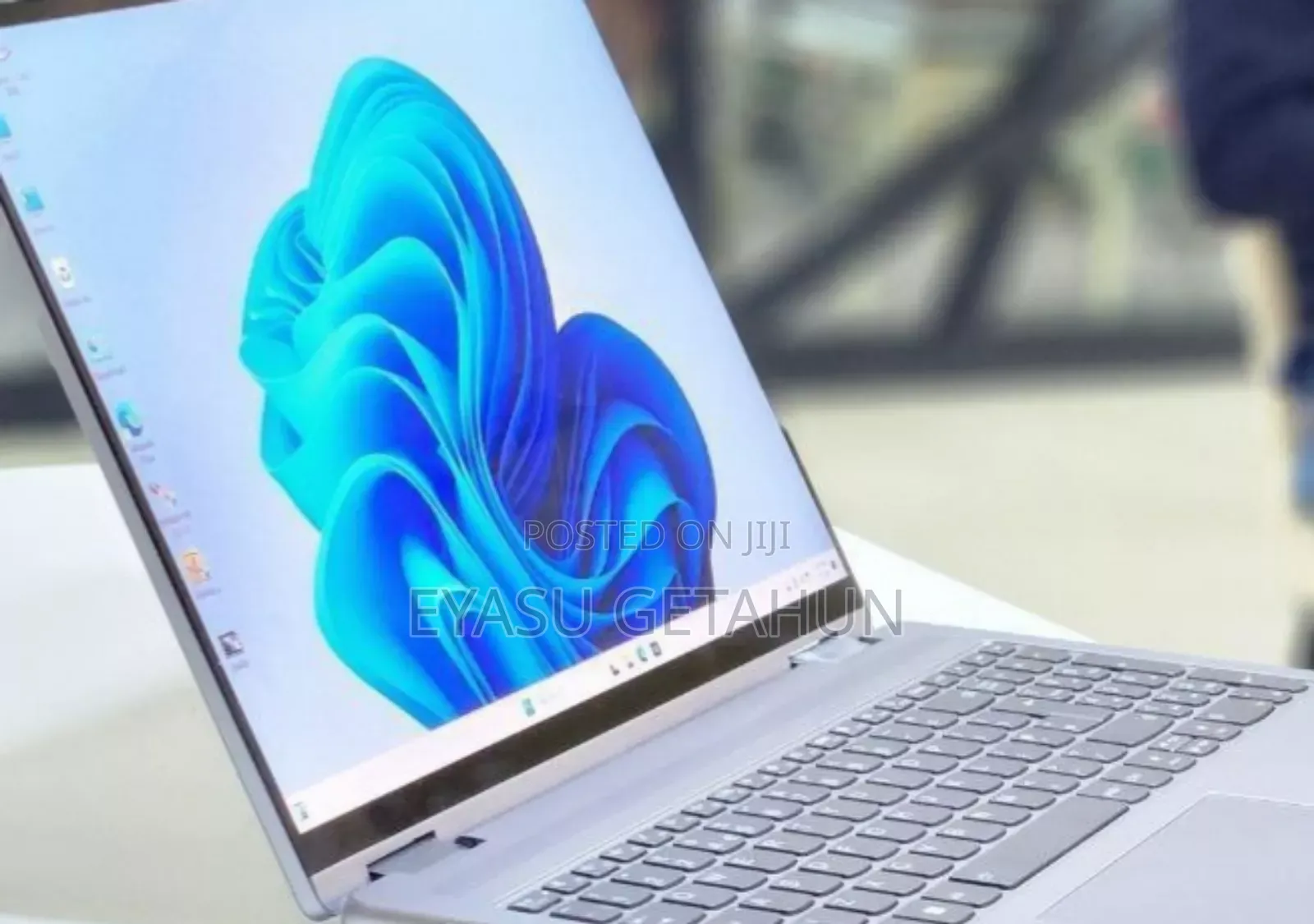 New Laptop Lenovo Yoga 7i 16GB Intel Core I7 SSD 1T