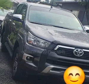 Toyota Hilux 2021 Silver