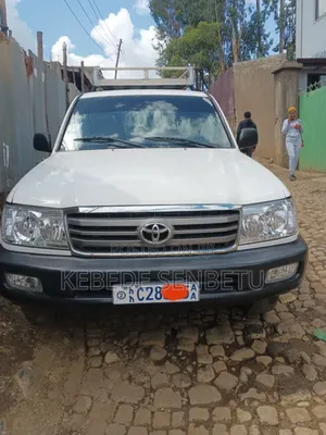 Toyota Land Cruiser 2003 White