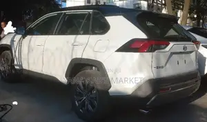 New Toyota RAV4 Hybrid 2024 White