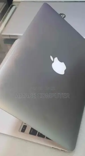 New Laptop Apple MacBook Air 2011 4GB Intel Core I5 SSD 128GB