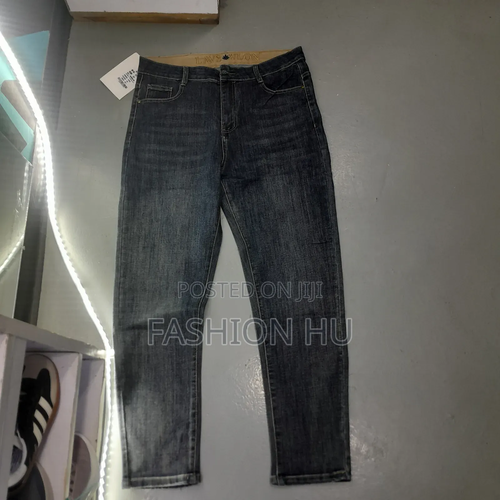 Lovustin Jeans