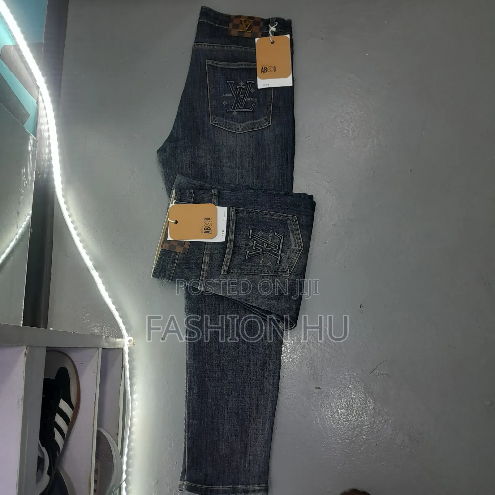 Lovustin Jeans