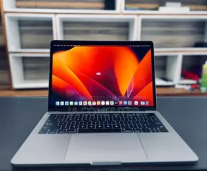 New Laptop Apple MacBook Pro 2017 8GB Intel Core I5 SSD 256GB