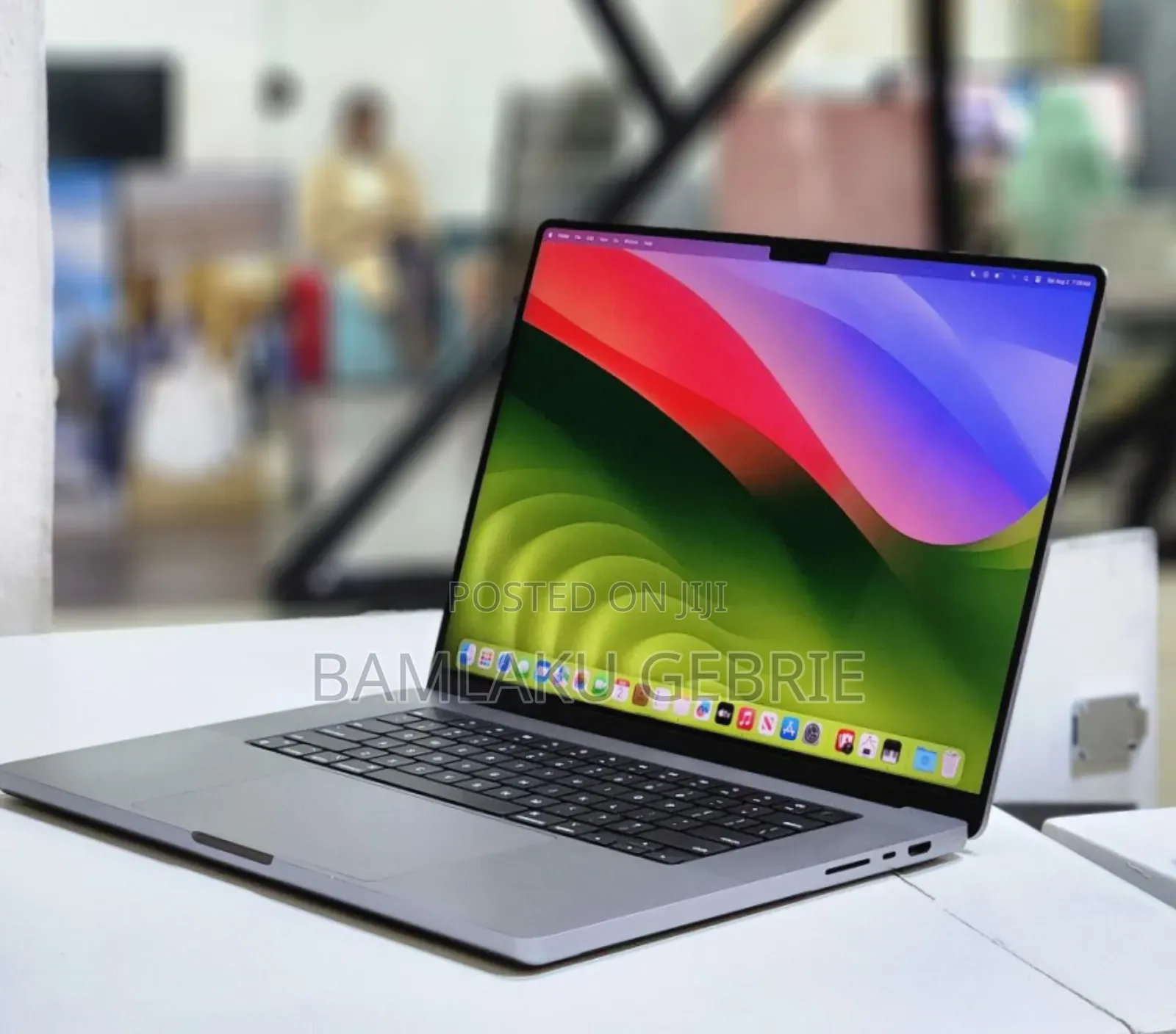 New Laptop Apple MacBook Pro 2021 M1 16GB Apple M1 Pro SSD 1T