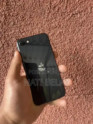 New Apple iPhone SE (2020) 128 GB Black