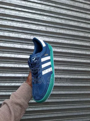 Flat Adidas Jeans Sneaker Made in Vietnam 
 Size -- 40--43