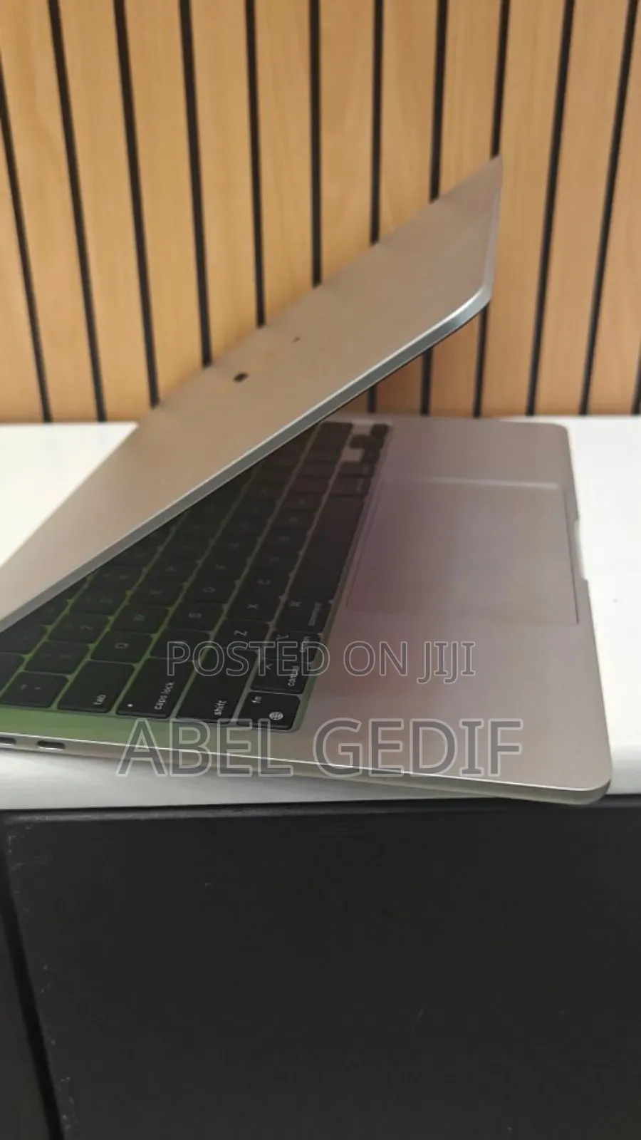 New Laptop Apple MacBook Air 2024 M3 13-Inch 16GB Apple M3 SSD 512GB