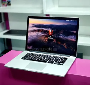 Laptop Apple MacBook Pro 2015 16GB Intel Core i7 SSD 256GB