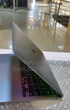 New Laptop Apple MacBook Pro 2016 16GB Intel Core I7 SSD 512GB