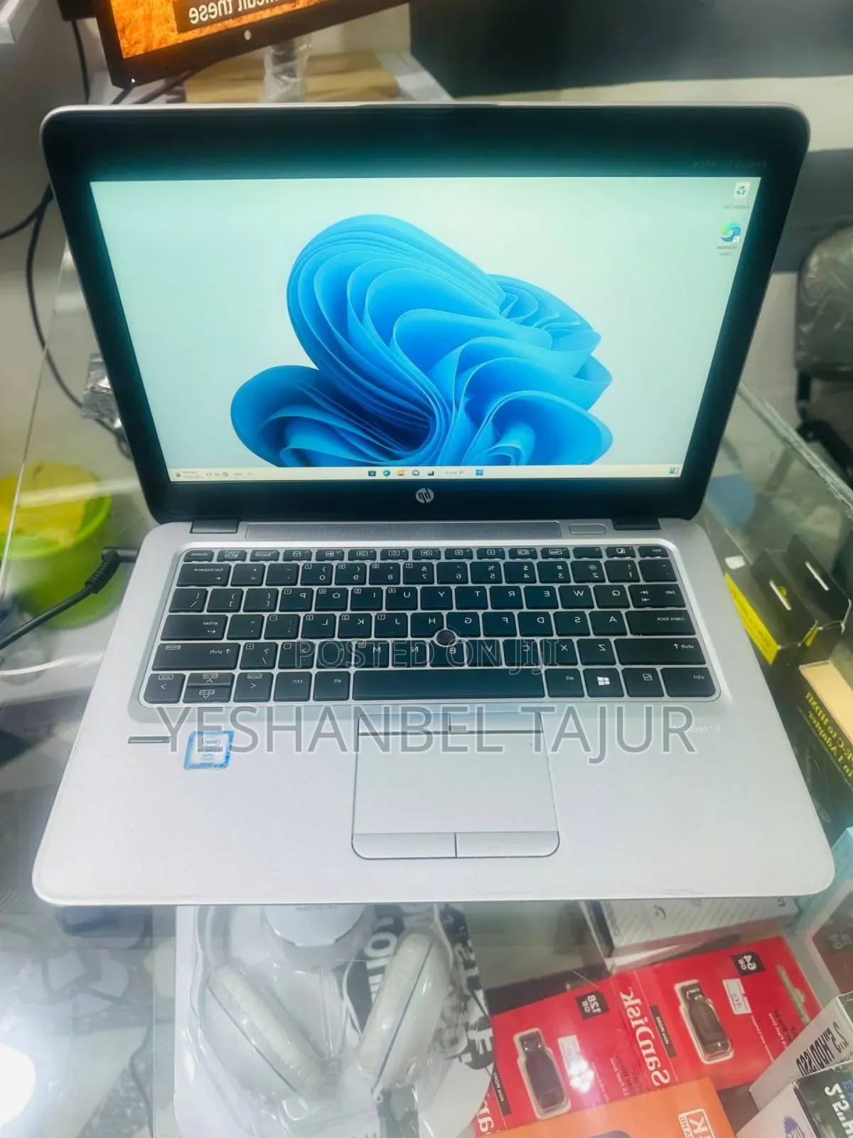 New Laptop HP EliteBook 820 G3 8GB Intel Core i5 SSD 128GB