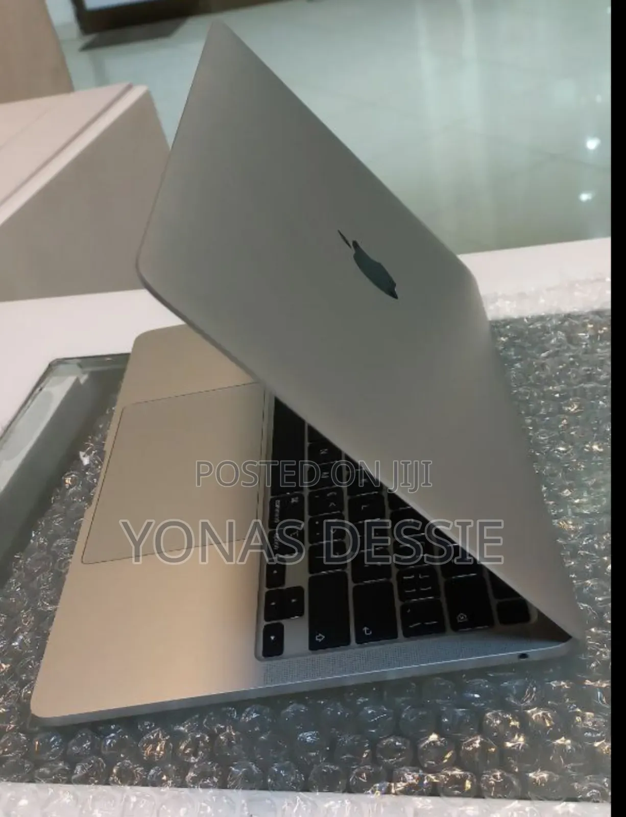 New Laptop Apple MacBook Pro 2021 M1 8GB SSD 256GB
