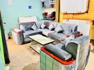 ሶፋ ኤልሼፕ በማለዳ ፎም በhd#1 ሙሉ በሙሉ በእንጨት የተሰራ ዲዛይን ባለው ከፋይ ጨርቅ የተሰ