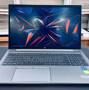 New Laptop HP ZBook Firefly 16 G10 16GB Intel Core I7 SSD 1T