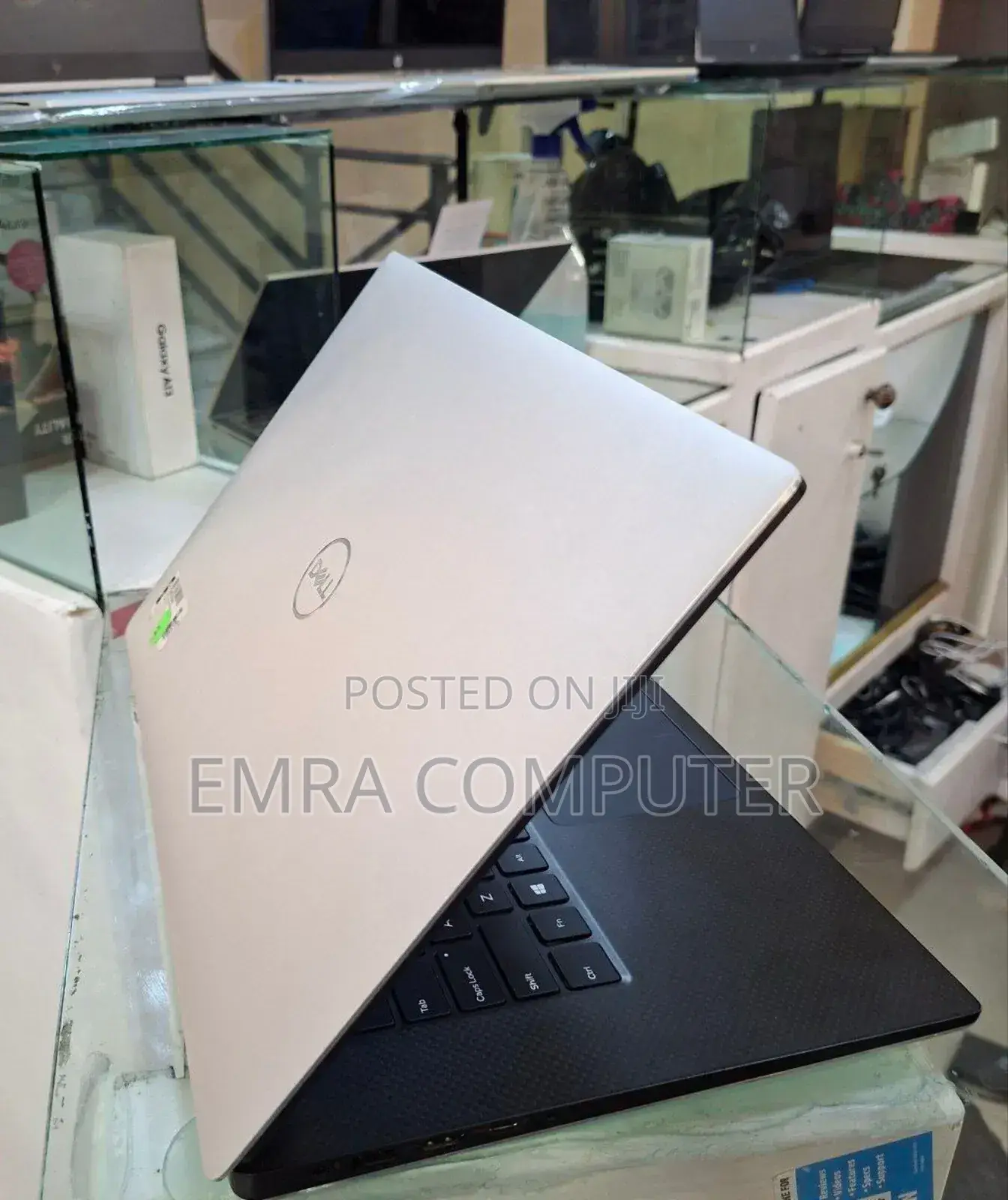 New Laptop Dell Precision 5540 16GB Intel Core I7 SSD 512GB