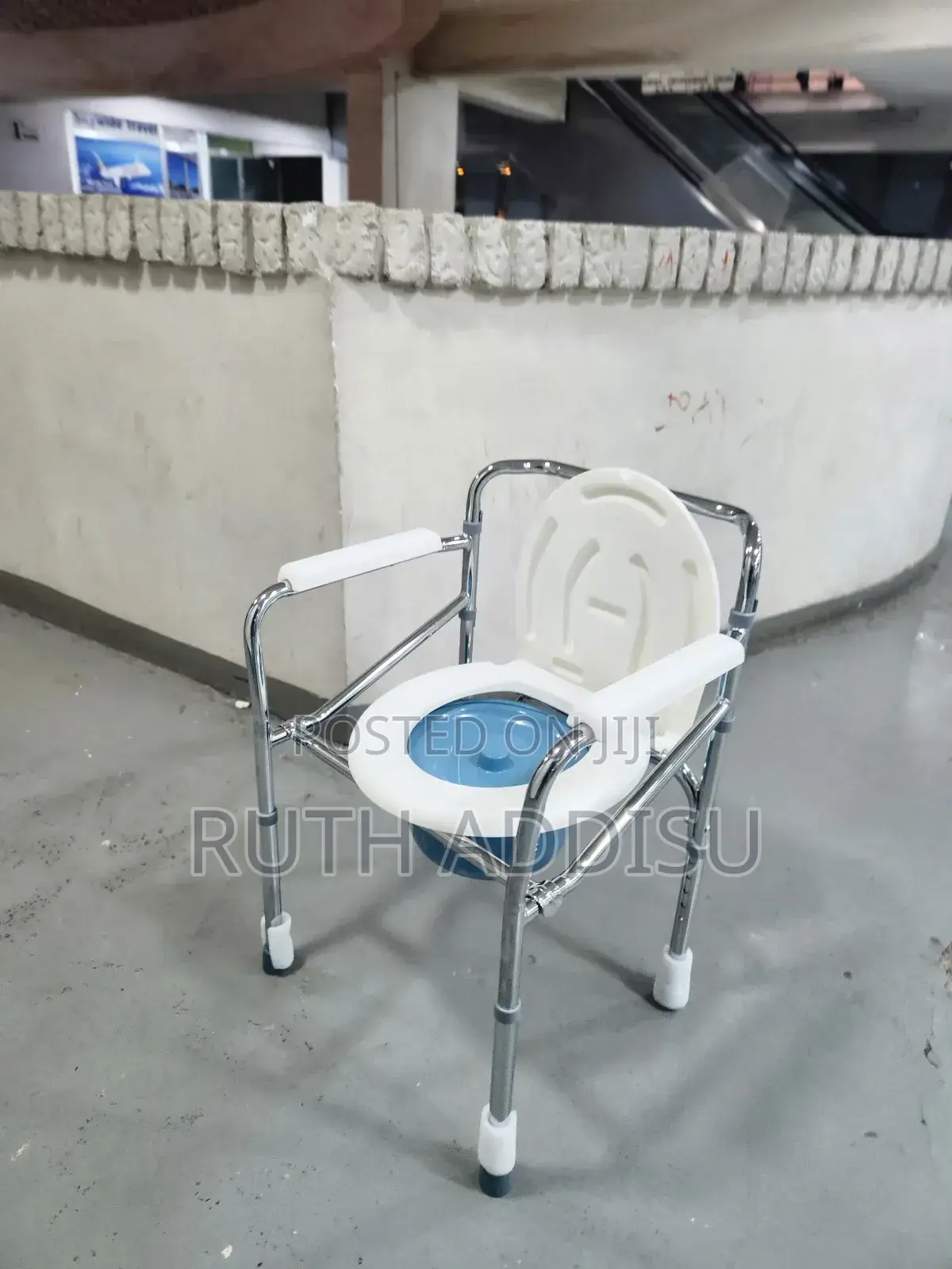 Commode Chair Brand New Toilet Chair向下commode Chair雞肉toilet