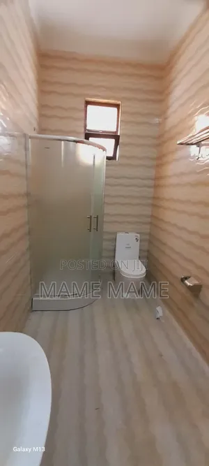 5bdrm Villa in Addis Abeba, Bole for sale