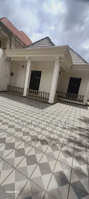 5bdrm Villa in Addis Abeba, Bole for sale