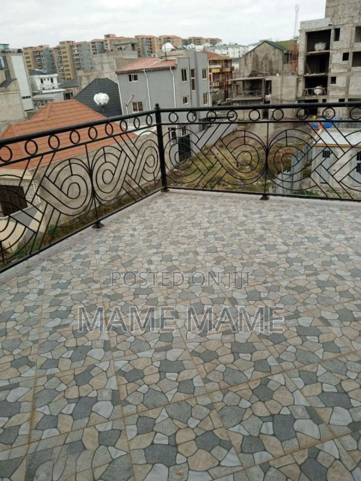 5bdrm House in Addis Abeba, Bole for sale