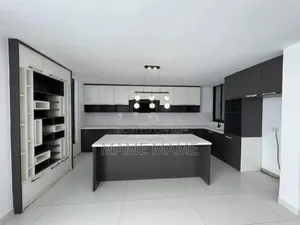 7bdrm House in Addis Abeba, Bole for sale