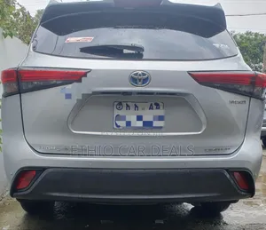 New Toyota Highlander Hybrid 2023 Silver