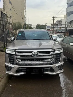 Toyota Land Cruiser 2023 Gold