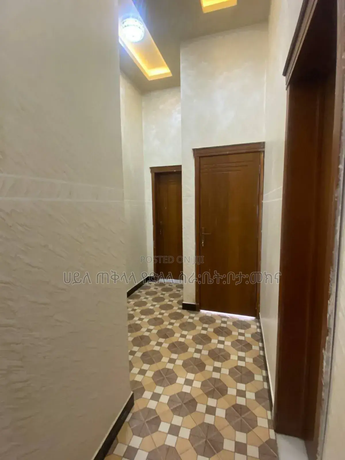 Furnished 15bdrm House in አያት አካባቢ ኮምፋውንድ ውስጥ, Yeka for sale