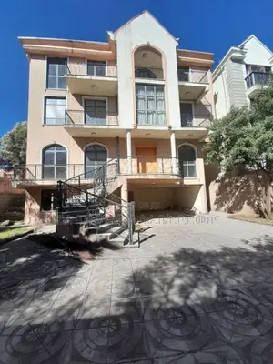 Furnished 8bdrm House in አያት አካባቢ ኮምፋውንድ ውስጥ, Yeka for sale