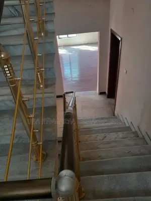Furnished 8bdrm House in አያት አካባቢ ኮምፋውንድ ውስጥ, Yeka for sale