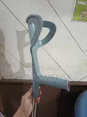Anti-Corrosive Frame:Crutches榴茂crutch: Easily Adjust Height