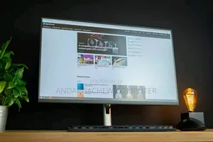 32" Monitor