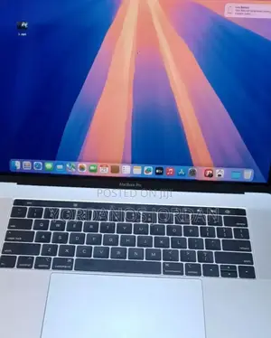 New Laptop Apple MacBook Pro 2018 32GB Intel Core I9 SSD 1T