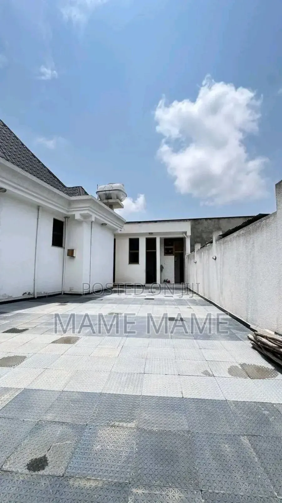 5bdrm Villa in Addis Abeba, Bole for sale