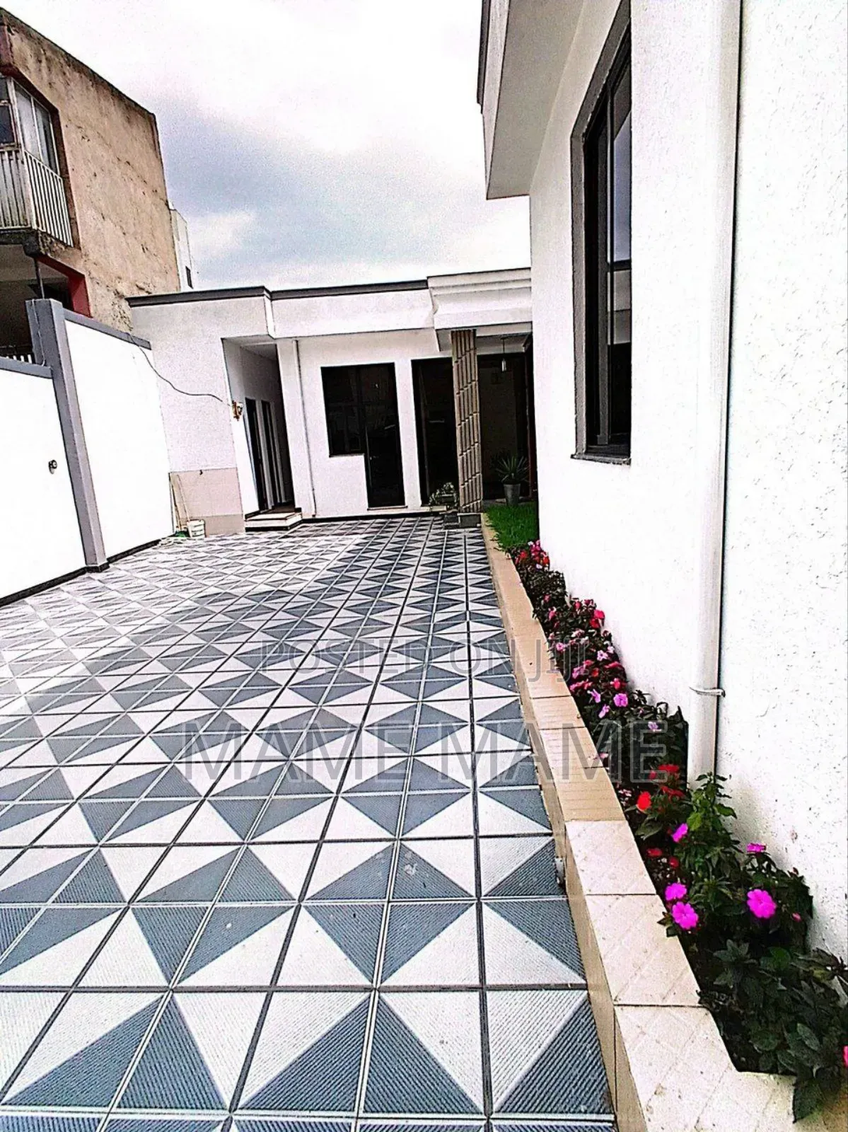 5bdrm Villa in Addis Abeba, Bole for sale