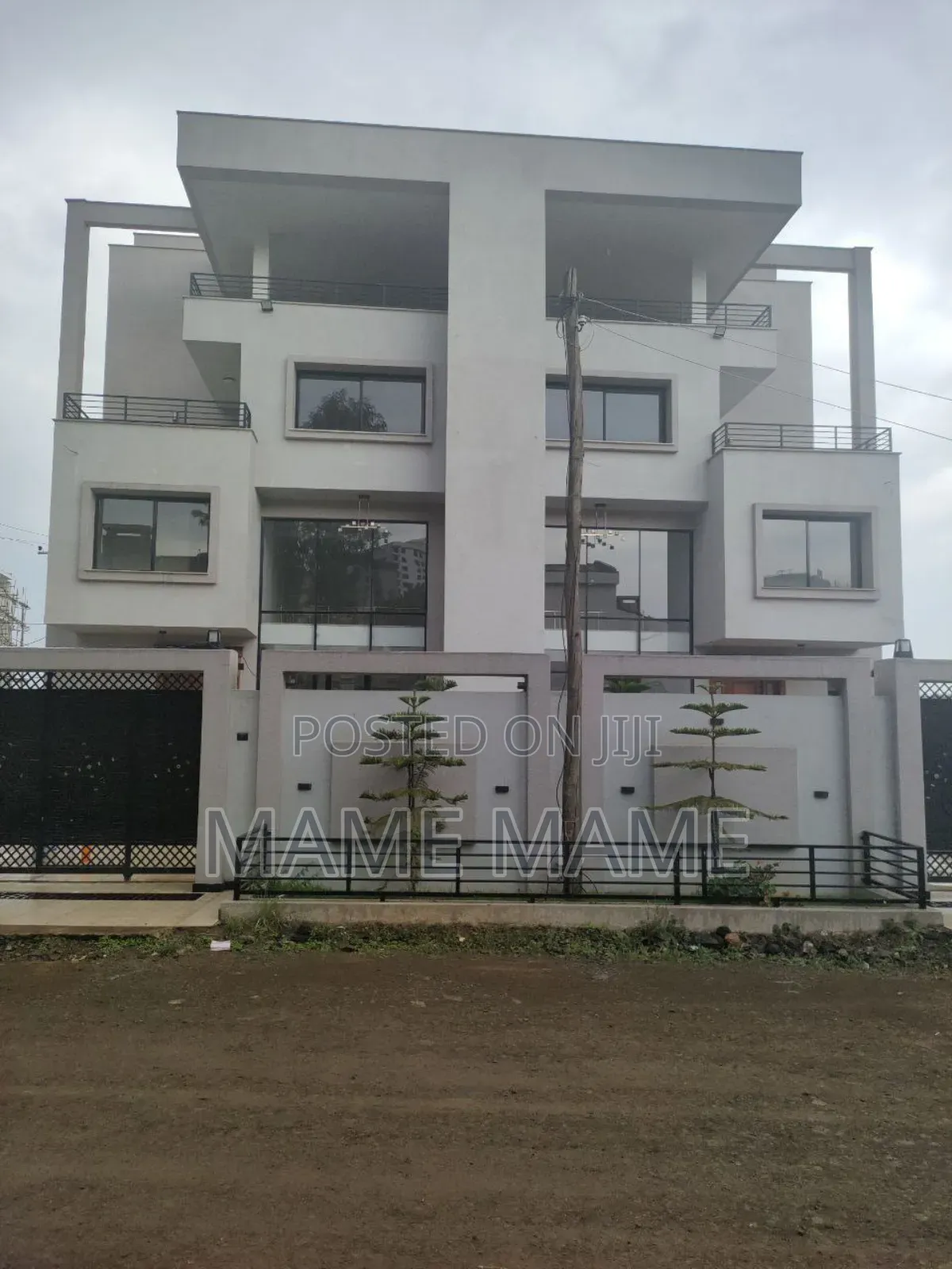 7bdrm House in Addis Abeba, Bole for sale