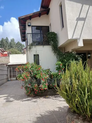 5bdrm House in Addis Abeba, Bole for sale