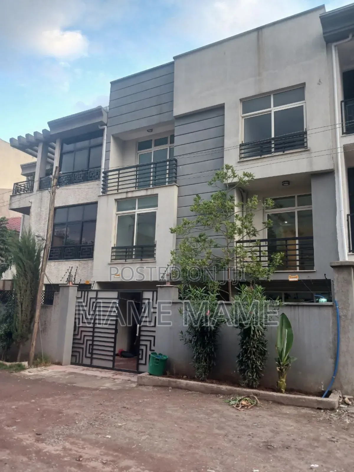 5bdrm House in Addis Abeba, Bole for sale