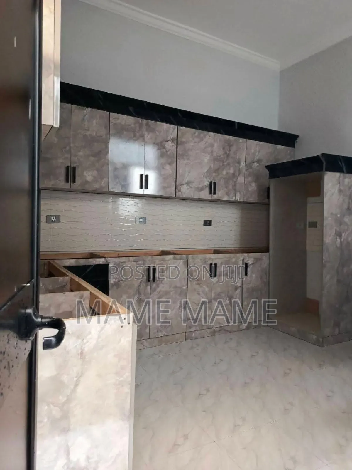 5bdrm Villa in Addis Abeba, Bole for sale