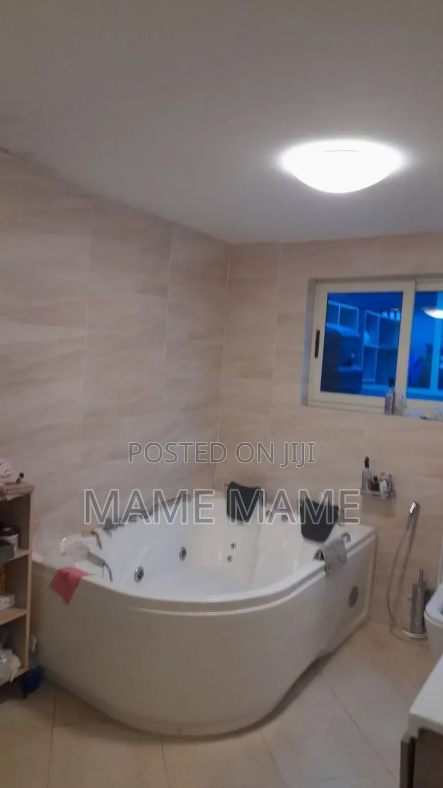8bdrm House in Addis Abeba, Bole for sale