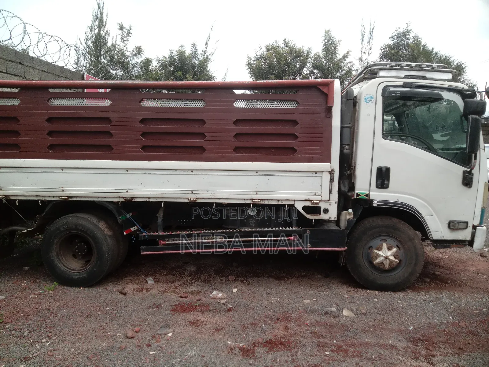 Isuzu Obama 2015 White