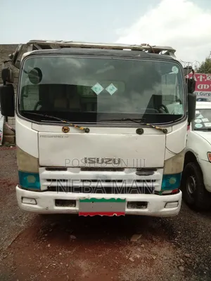Isuzu Obama 2015 White