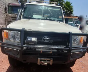 Toyota Land Cruiser 4.6 V8 EXR 2018 White