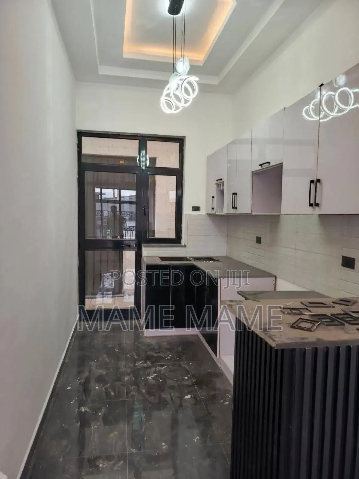 8bdrm House in Addis Abeba, Bole for sale